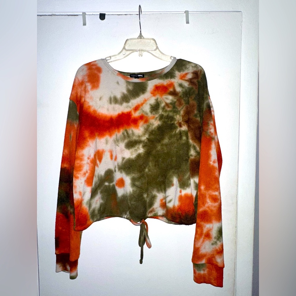 Fashion Nova Orange and Green Sweatshirt